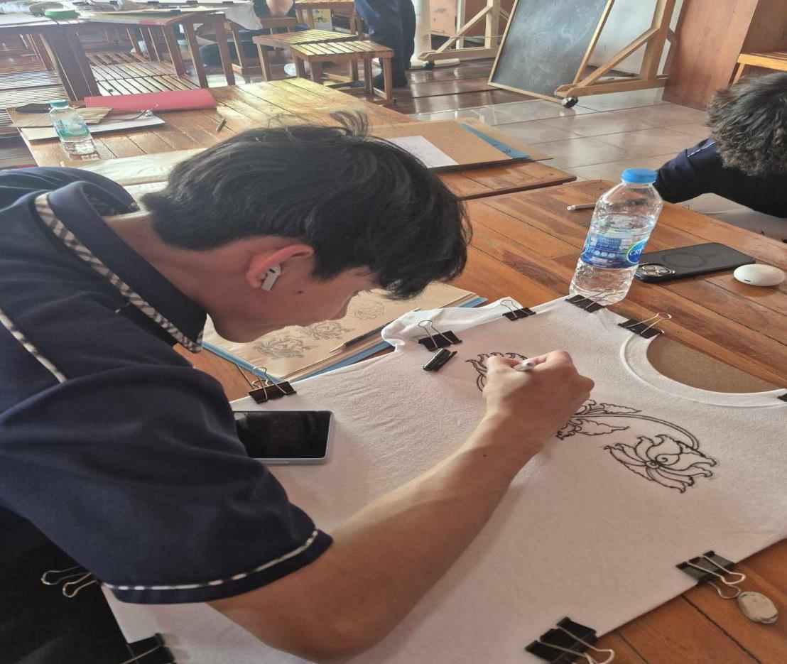 Sangkhalok Pattern Painting Experience 2