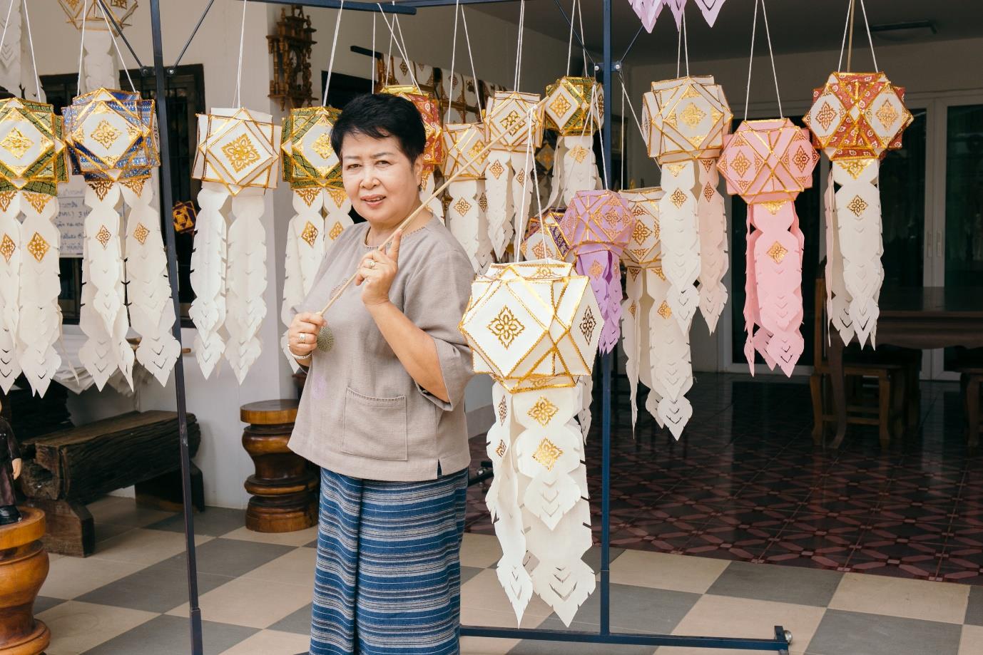 Khom Matao Lantern Making Experience